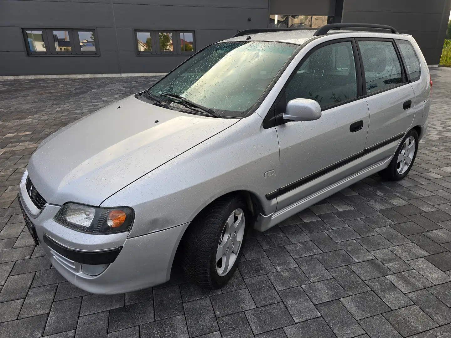 Mitsubishi Space Star Space Star 1.8 AutomatikMPI AVANCE Silber - 2