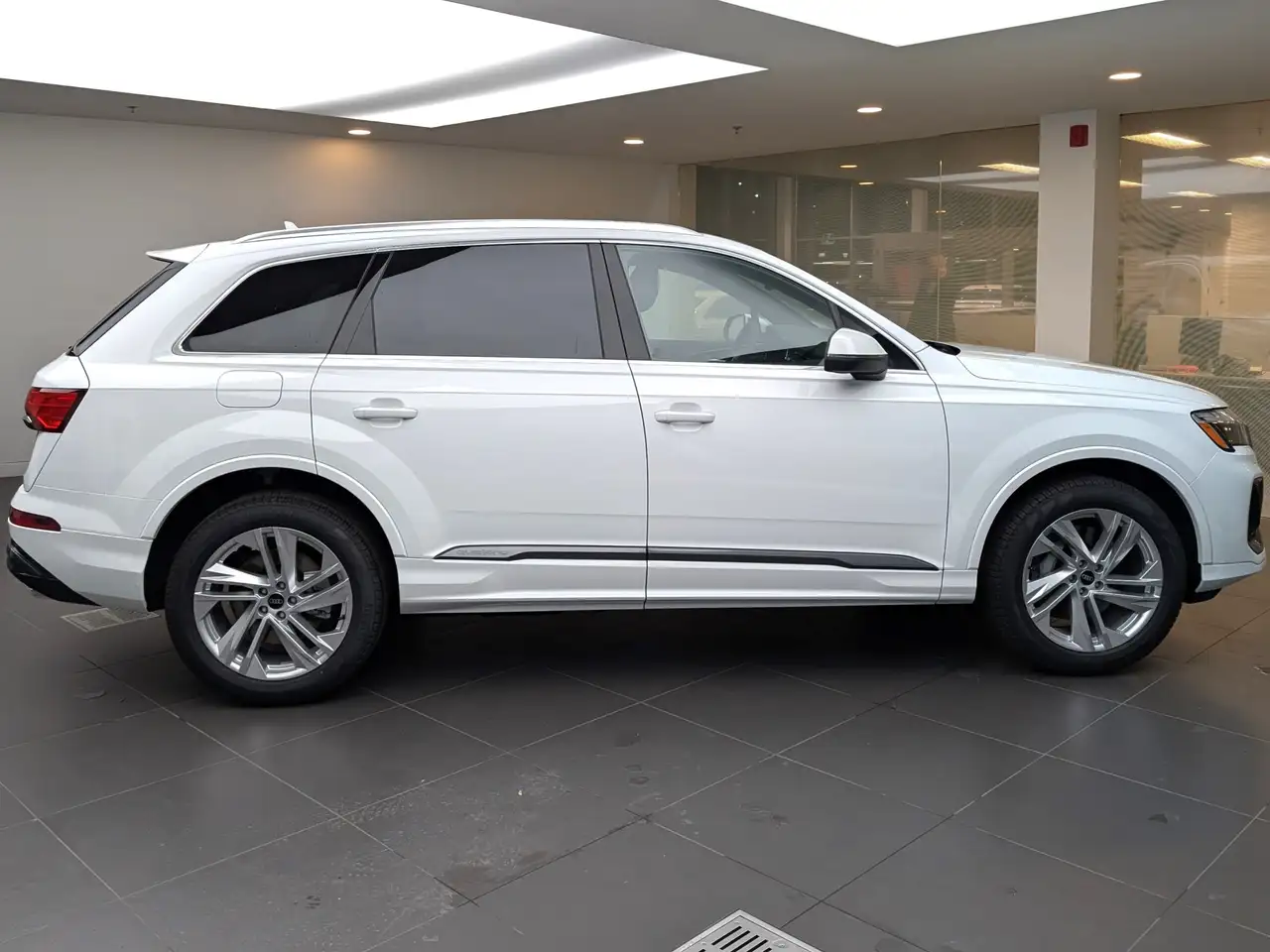 Audi Q7 photo Audi Q7