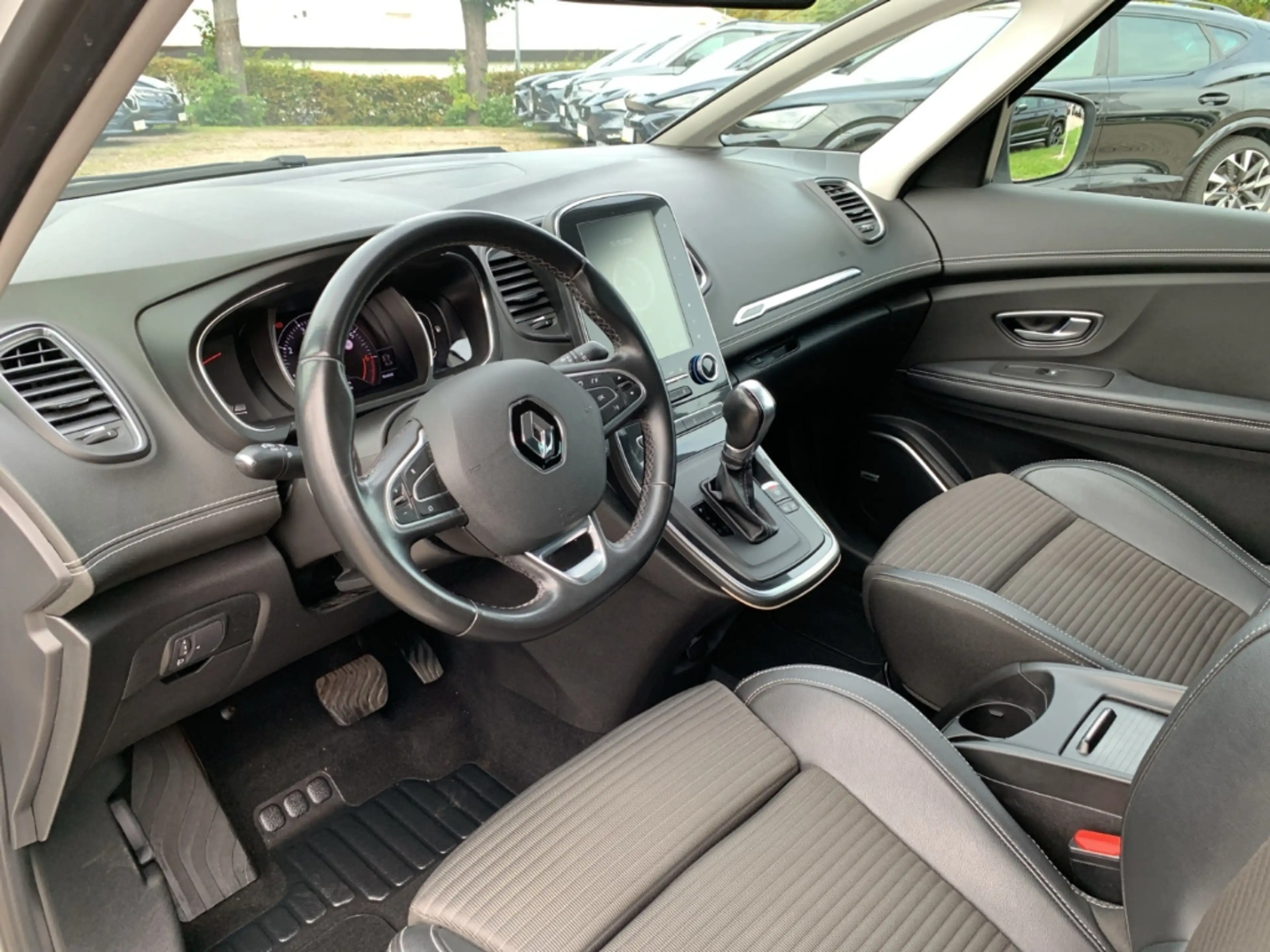 Renault Scenic BOSE EDITION TCe 160 EDC GPF Bose Edition SHZ+DAB+ — photo 10