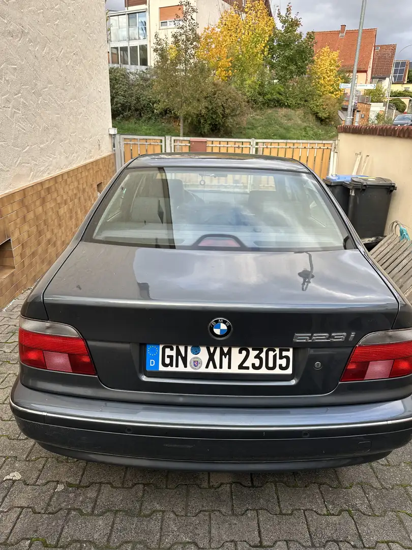 BMW 523 523i - 2
