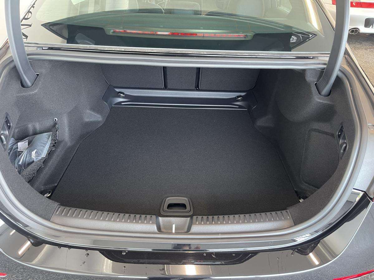 2027 Mercedes-Benz E-Class E 450 4MATIC berline — снимка 1