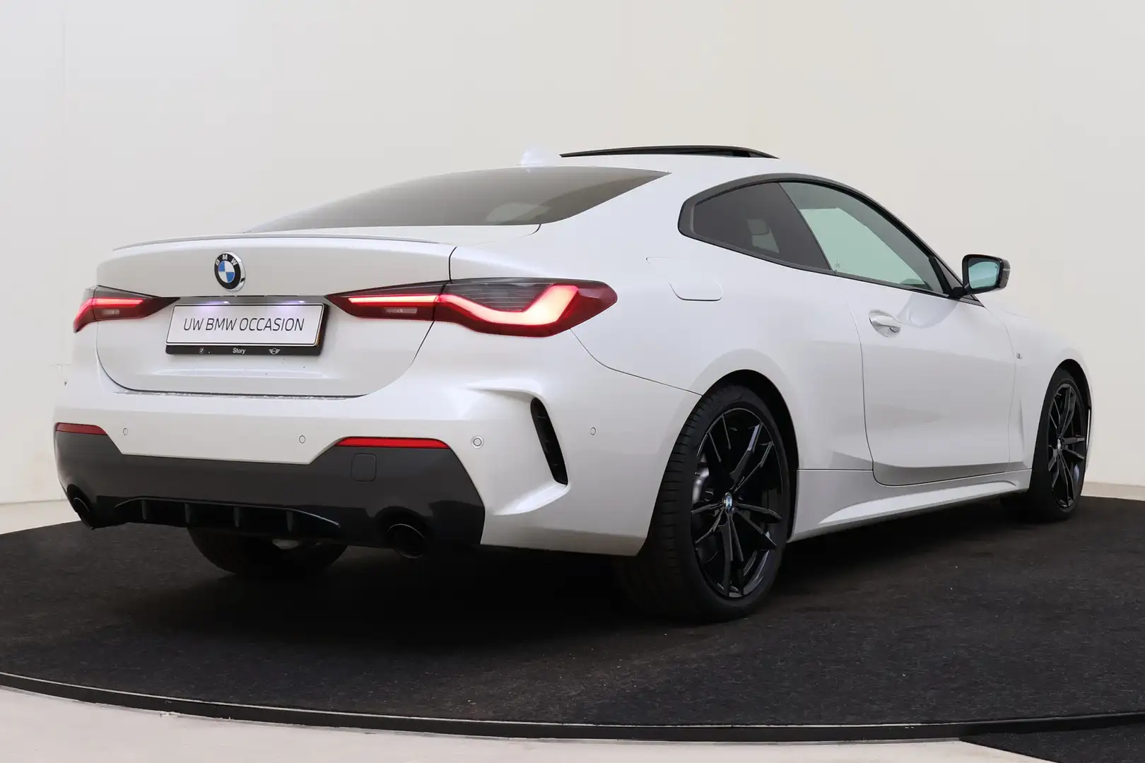 BMW 430 4 Serie Coupé 430i High Executive M Sport Automaat White - 2