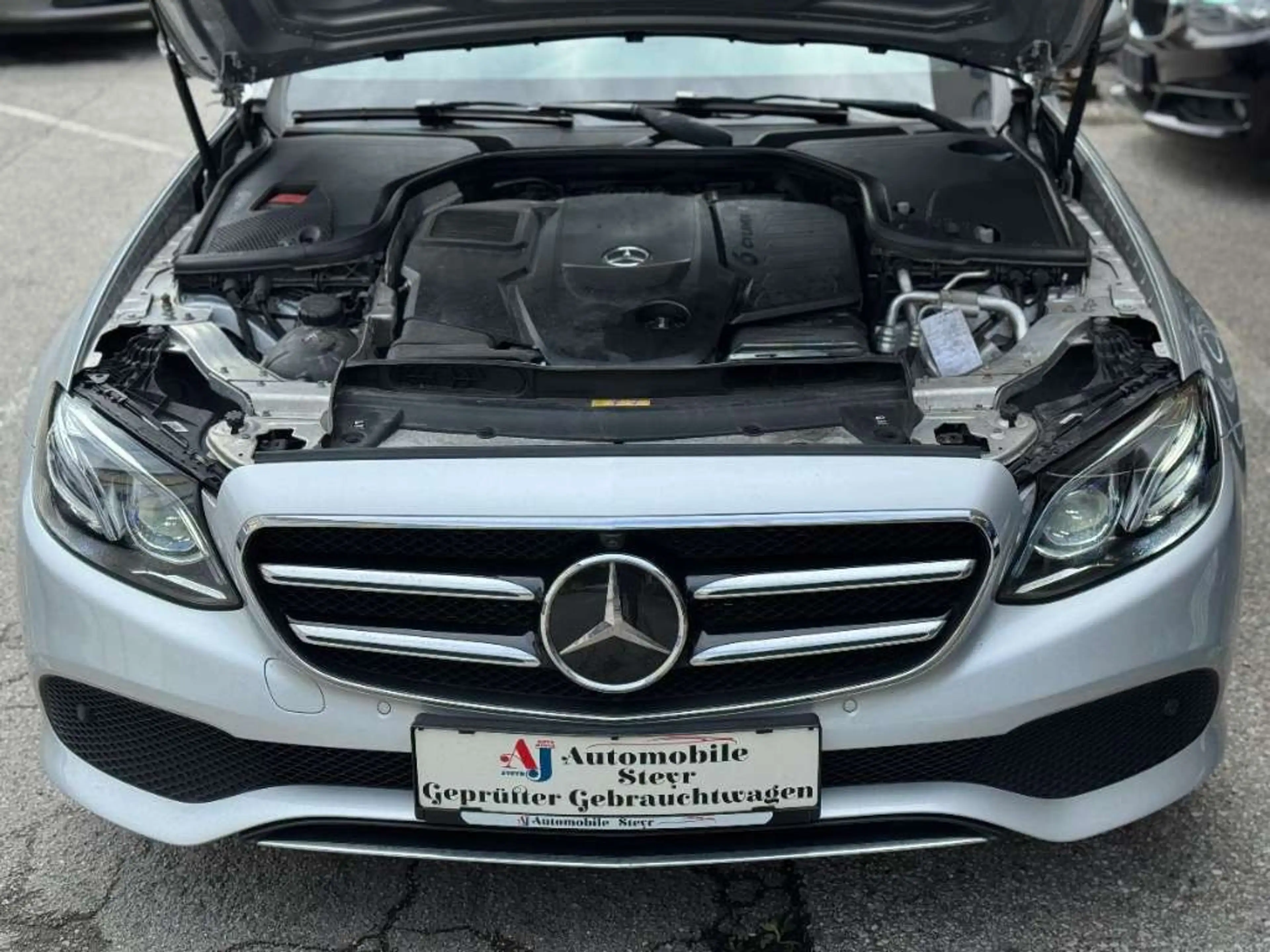 Mercedes-Benz E 350 d T Avantgarde Aut.+Navi+360° Kamera — photo 15