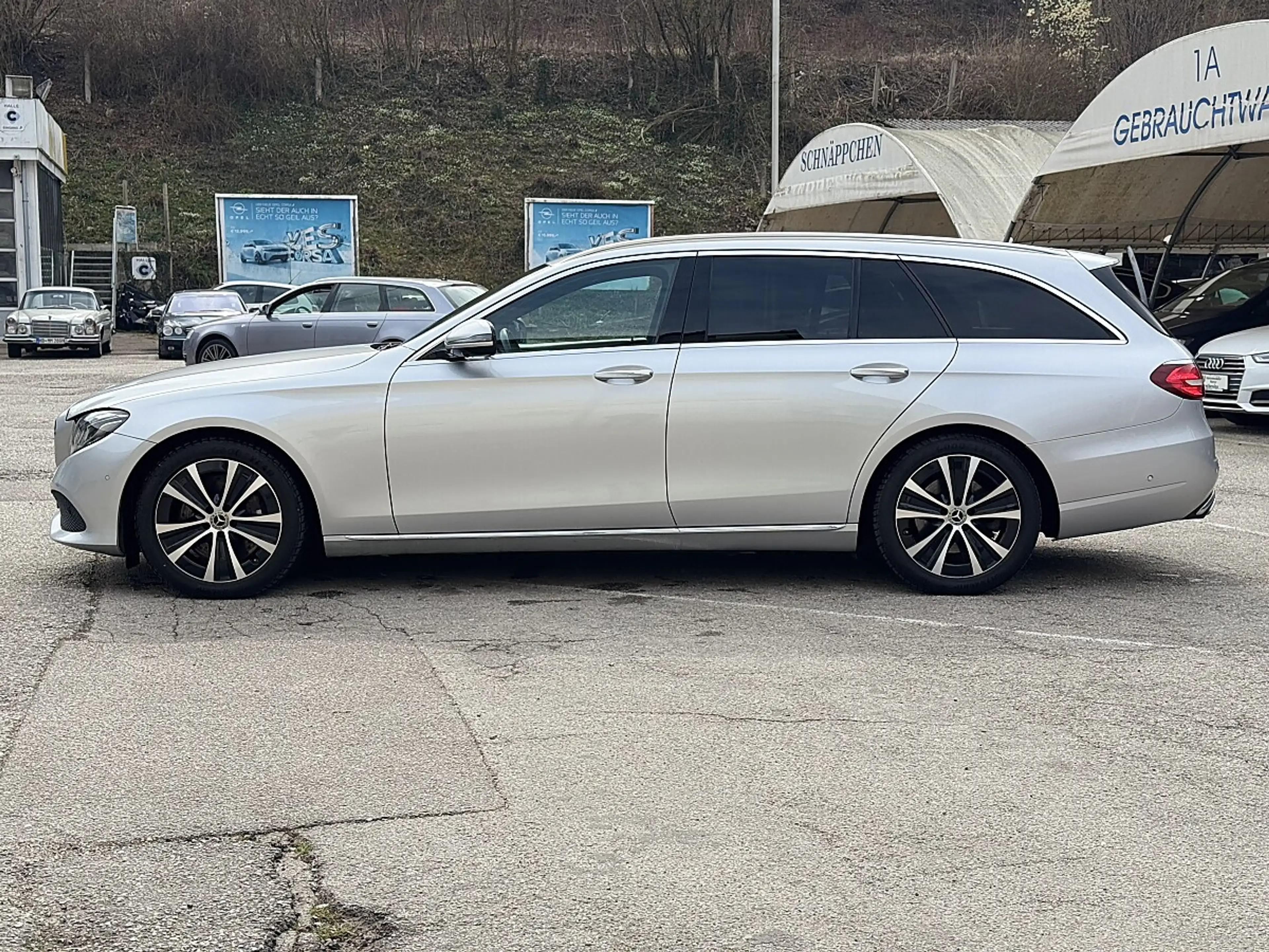 Mercedes-Benz E 350 d T Avantgarde Aut.+Navi+360° Kamera — photo 4
