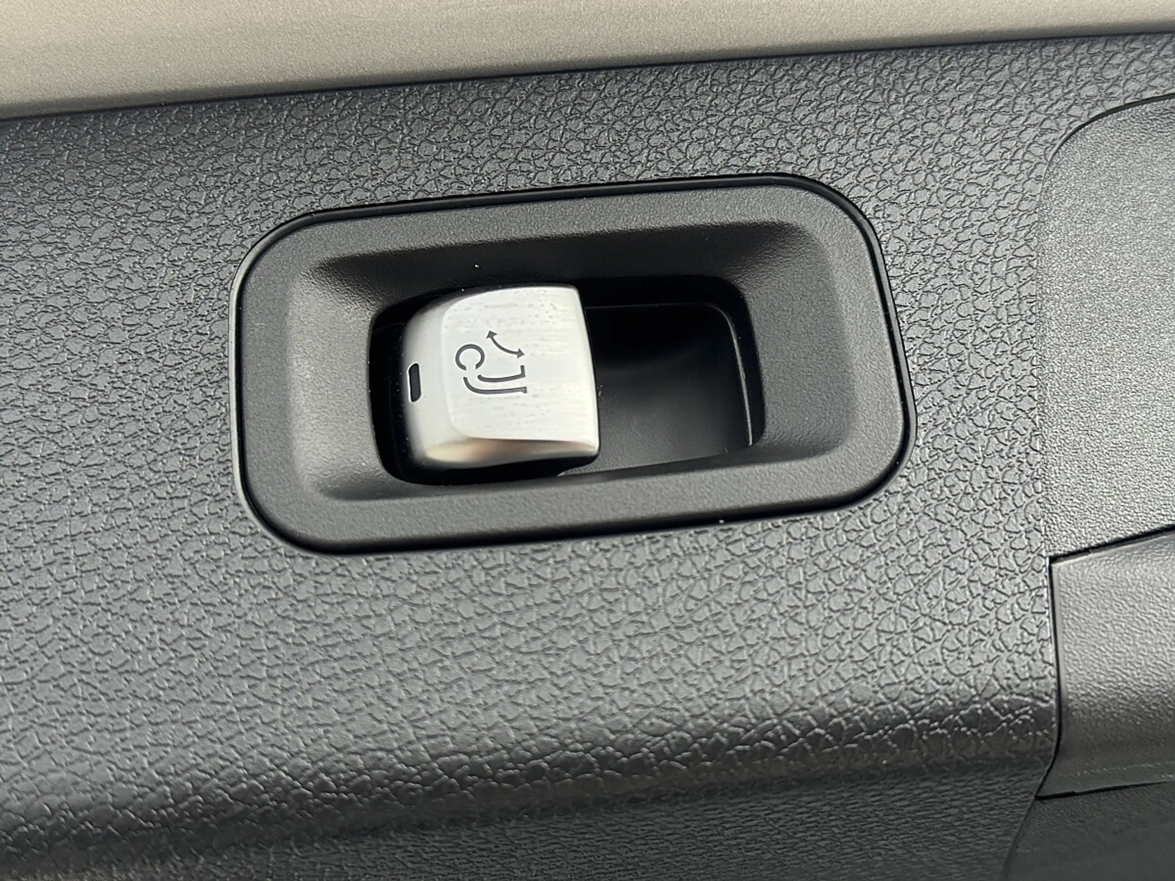 Mercedes-Benz E 350 d T Avantgarde Aut.+Navi+360° Kamera — photo 13