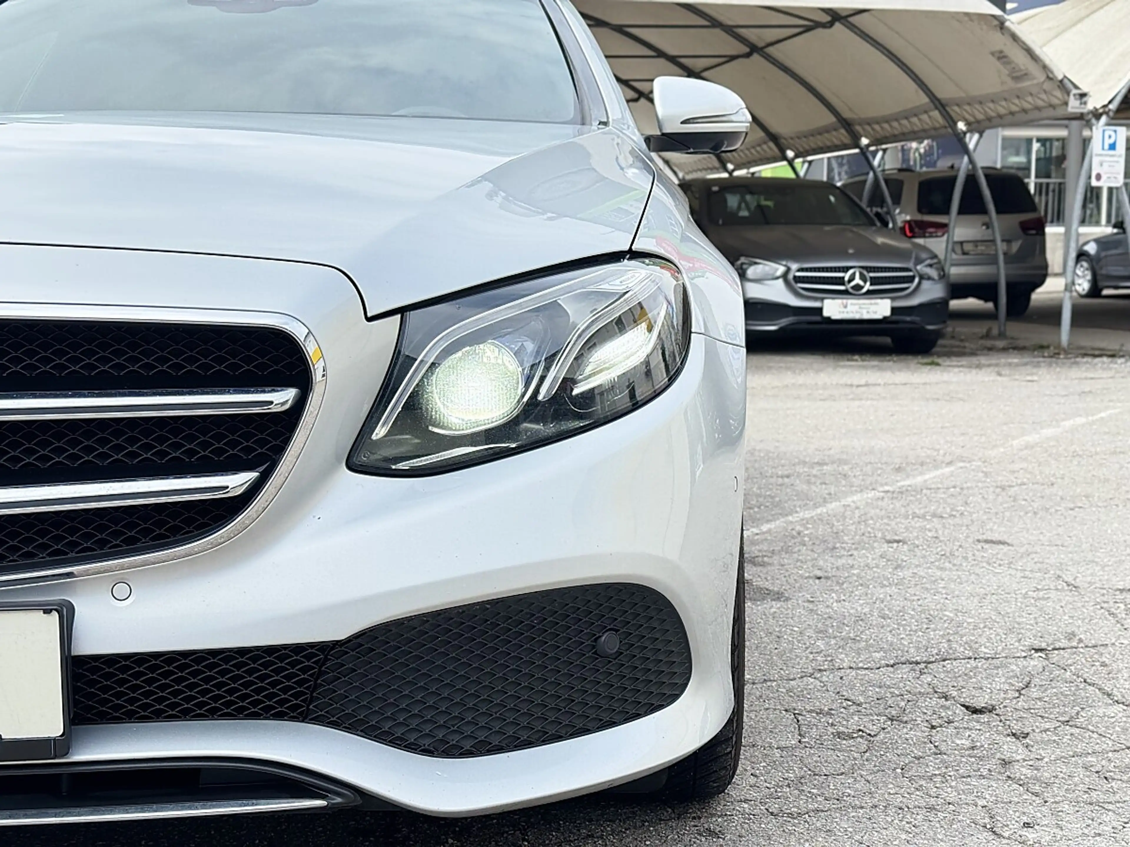 Mercedes-Benz E 350 d T Avantgarde Aut.+Navi+360° Kamera — photo 9