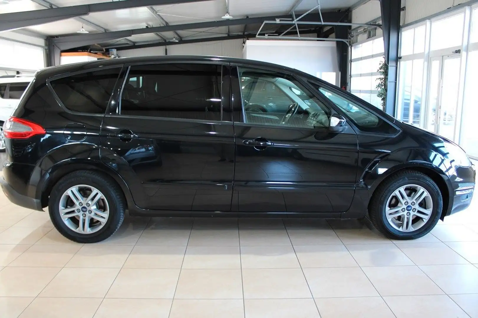 Ford S-Max Business Edition2,0TDCi*7 Sitzer*Navi*TÜVNE Schwarz - 2