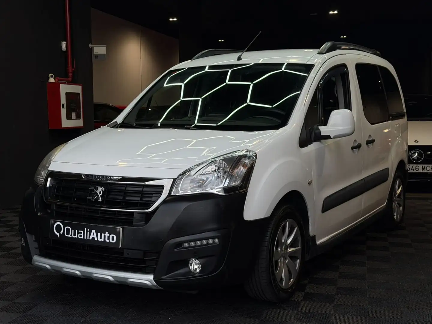 Peugeot Partner Tepee 1.6BlueHDI Style 100 Gris - 2