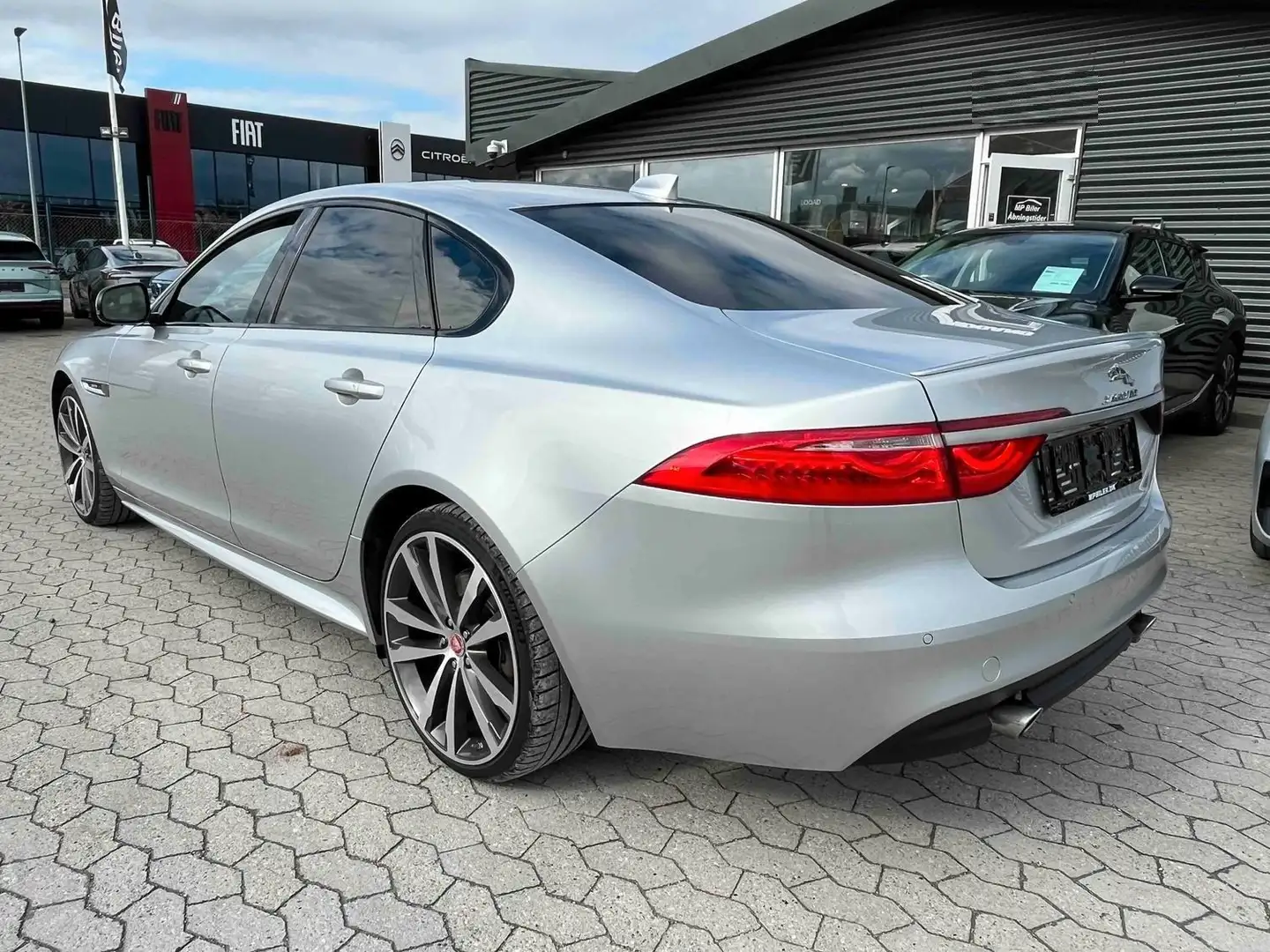 Jaguar XF R-Sport Lim. Leder Navi Keyless Kamera Silber - 2