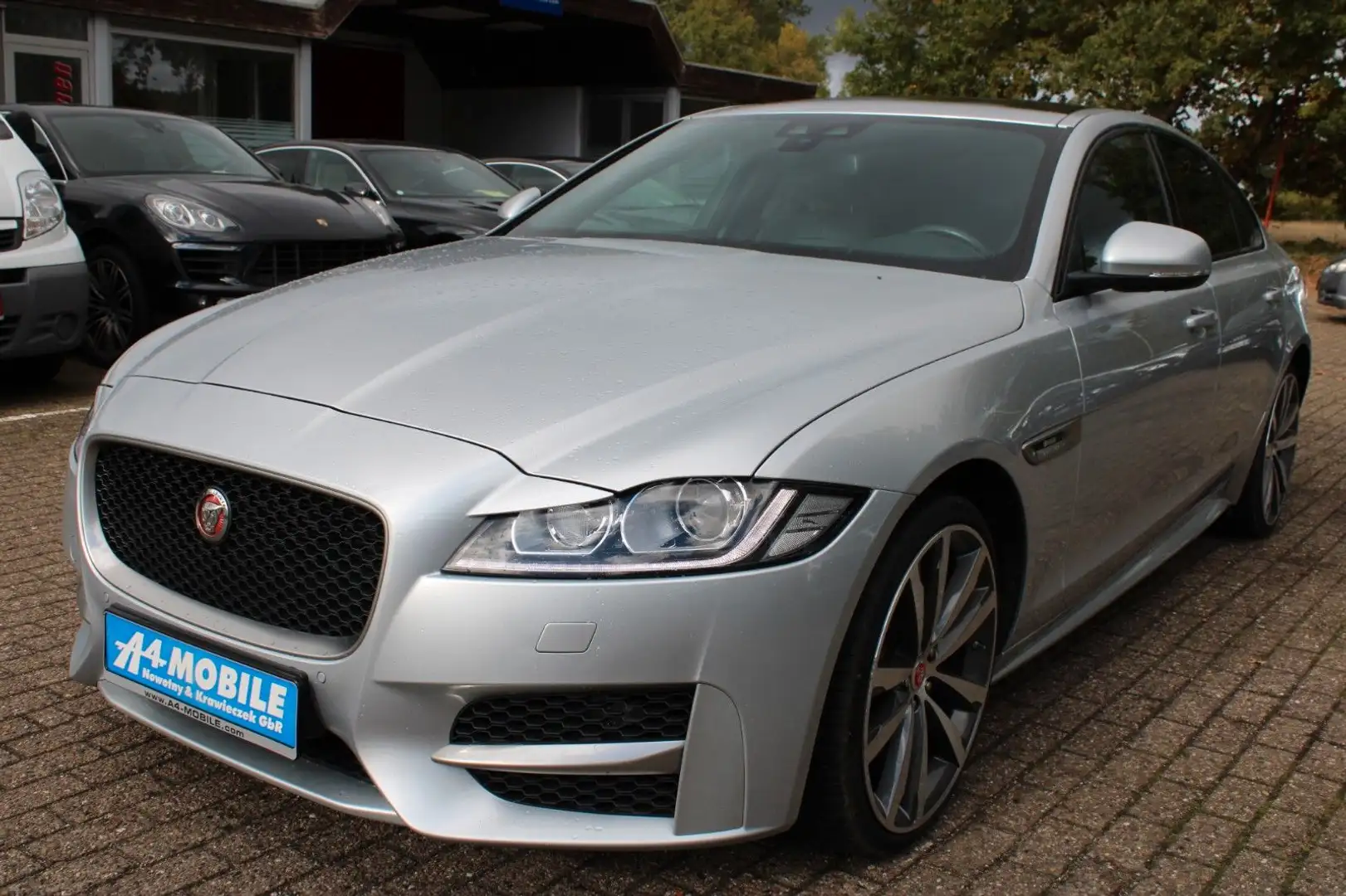 Jaguar XF R Sport Lim. Leder Navi Keyless Kamera Silber - 1