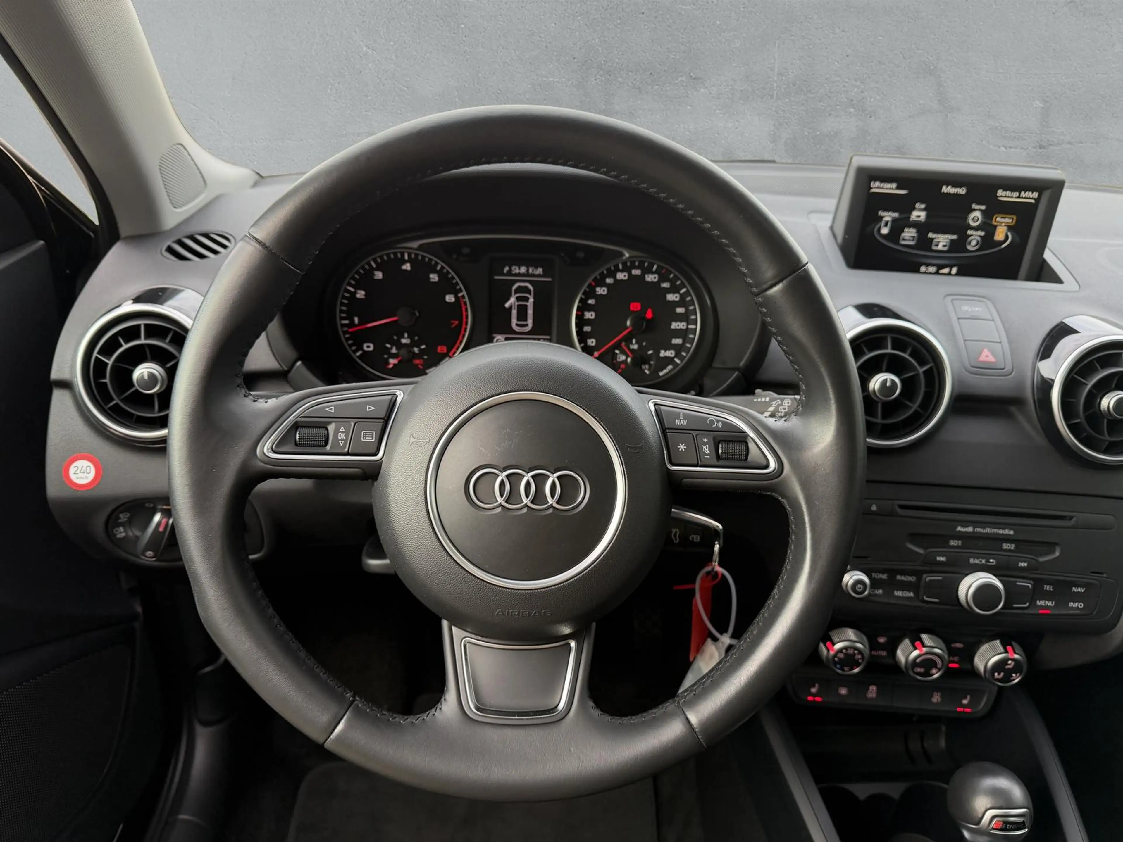 Audi A1 ambition AUTOMATIK*1.HAND*43.000KM*PANO*XENON — photo 15