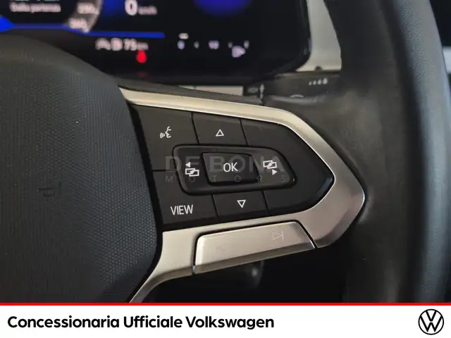 Volkswagen T-Roc view 17
