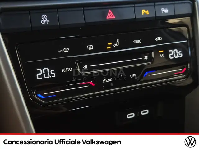 Volkswagen T-Roc view 15