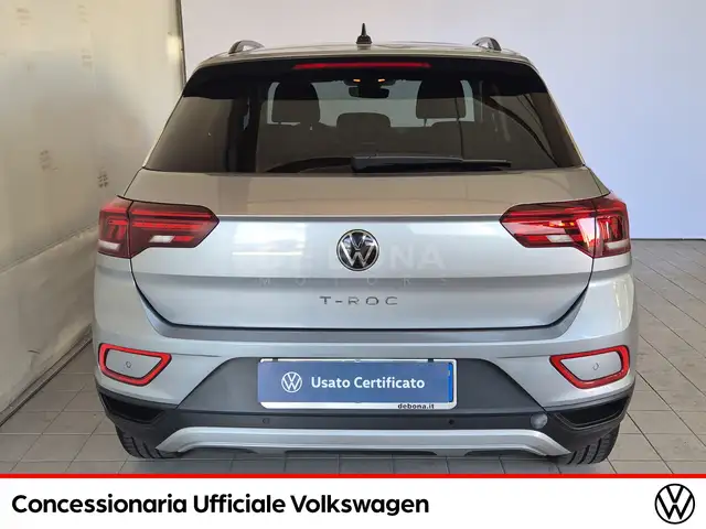 Volkswagen T-Roc view 6