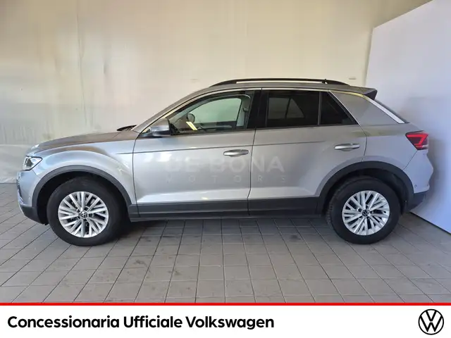Volkswagen T-Roc view 4