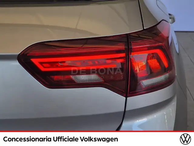 Volkswagen T-Roc view 22