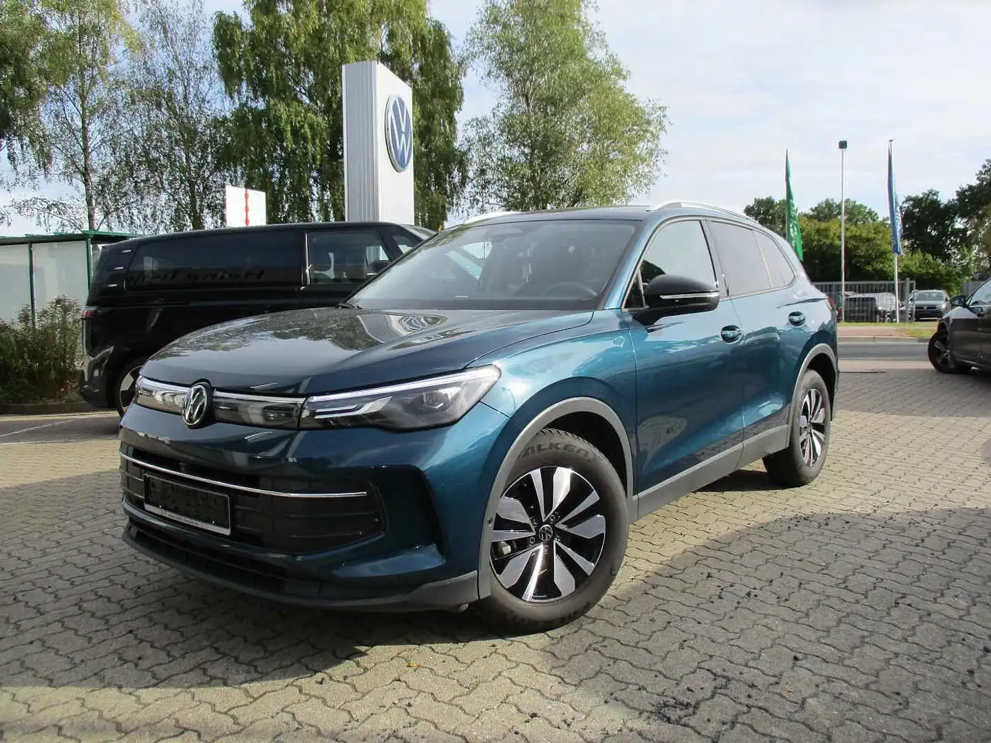Volkswagen Tiguan 1.5 eTSI OPF DSG Goal Blau - 1