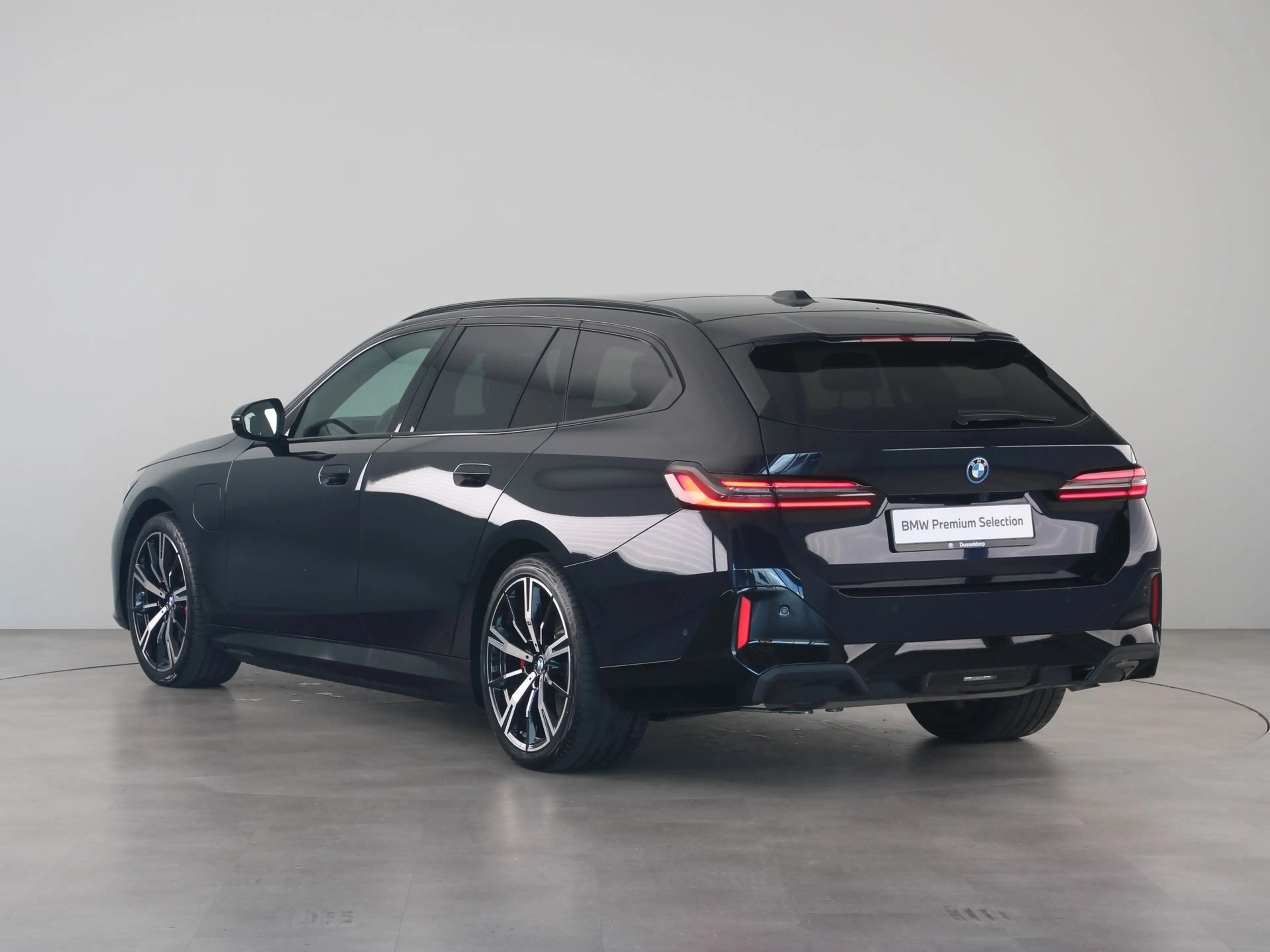 BMW 550 5 Serie 550e Touring xDrive — photo 13
