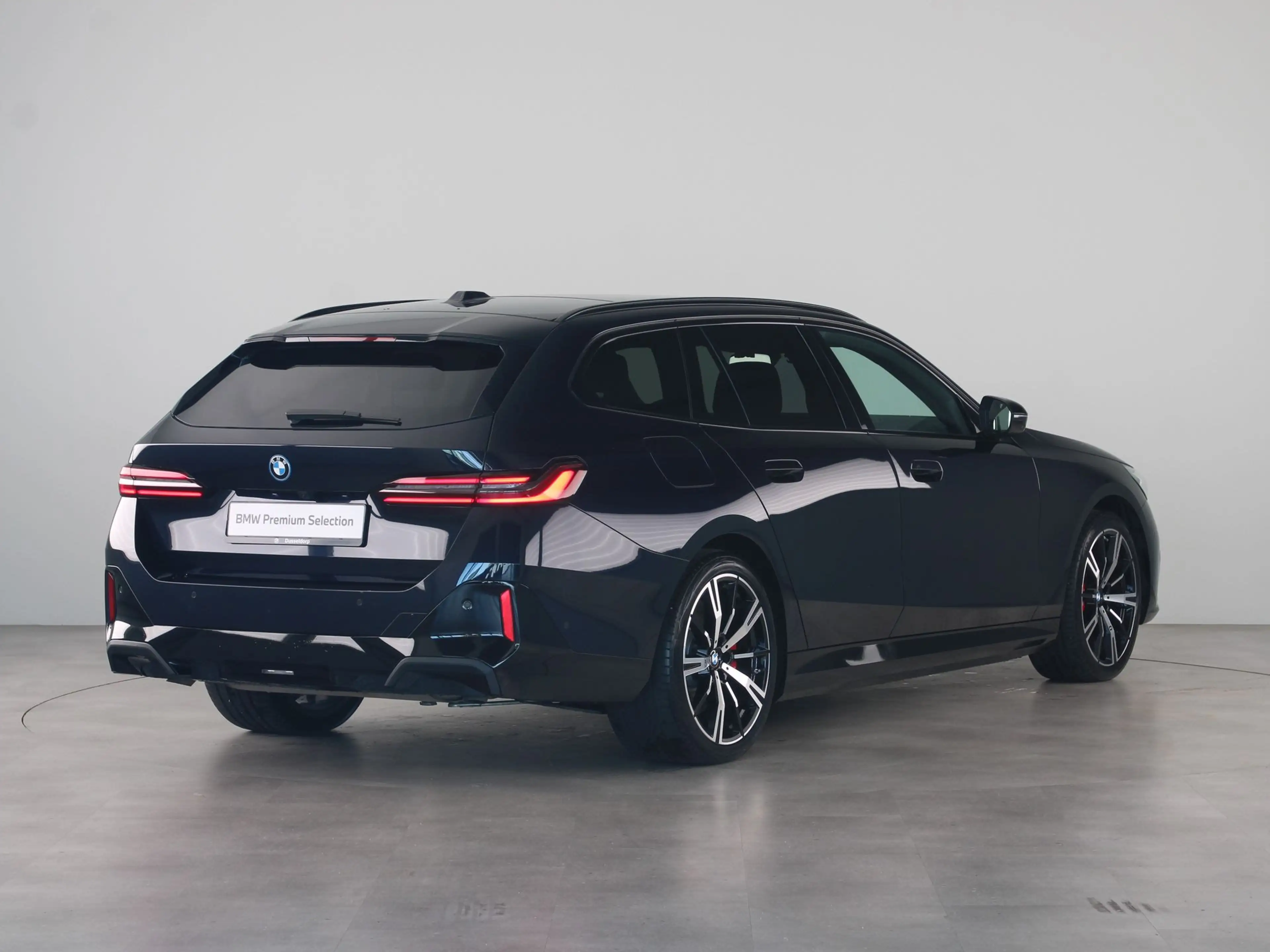 BMW 550 5 Serie 550e Touring xDrive — photo 11
