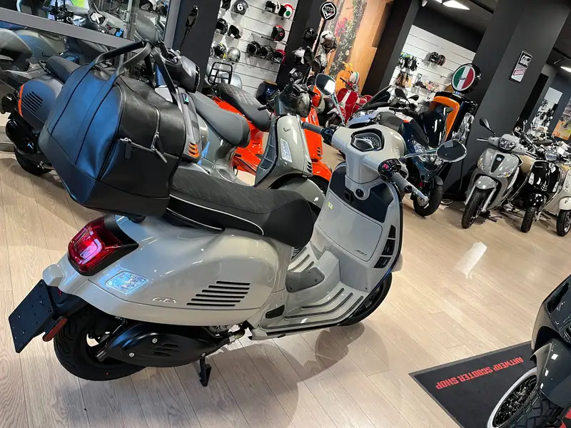 Vespa GTS 300