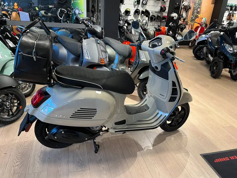 Vespa GTS 300 - foto 2