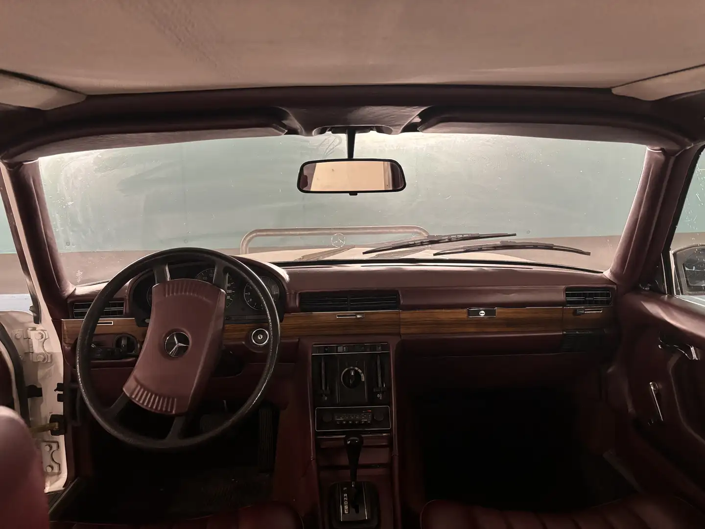 Mercedes-Benz 280 SE - 2