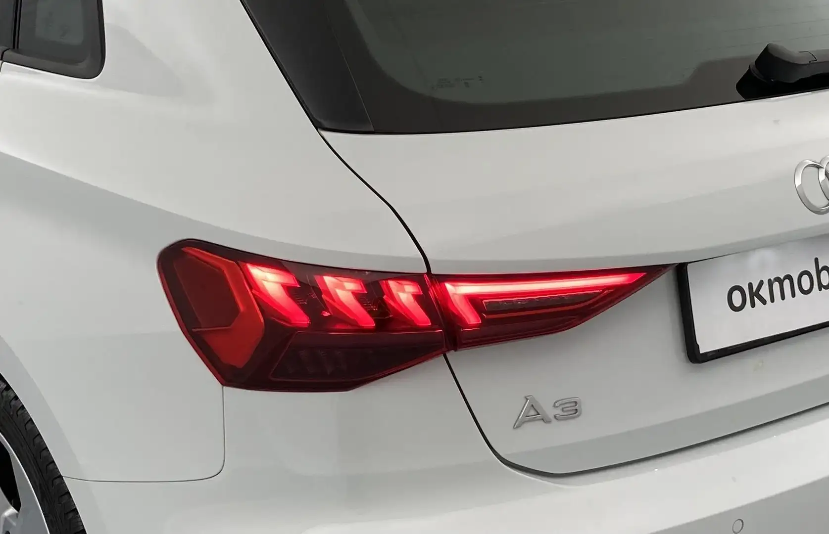 Audi A3 Sportback 35TDI S line S tronic Blanc - 2