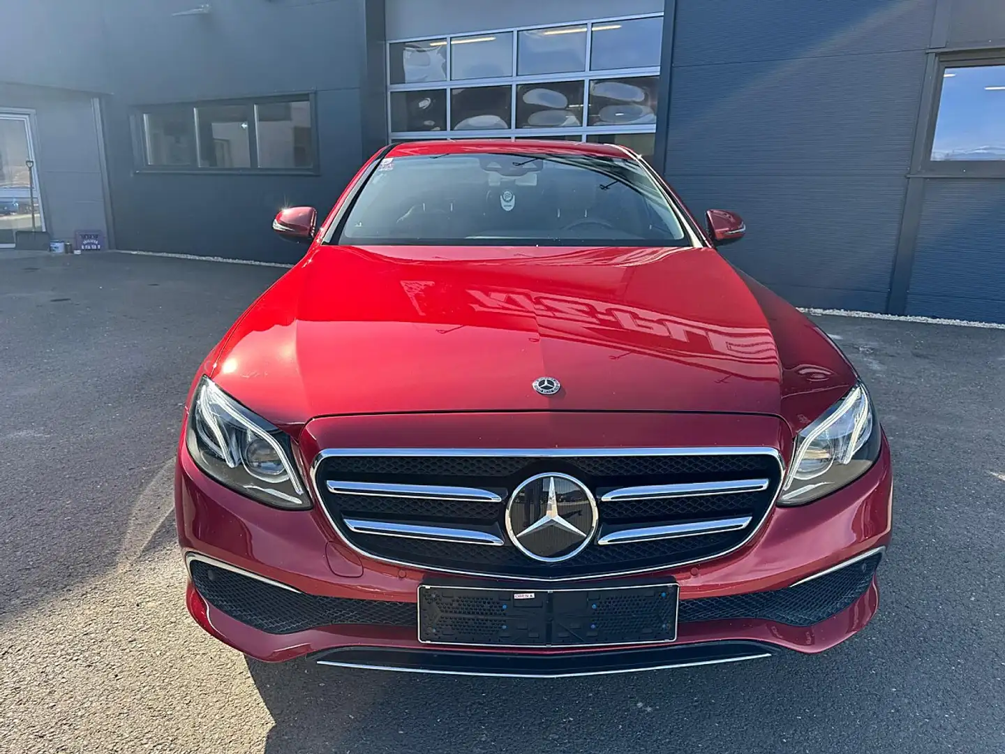 Mercedes-Benz E 200 Avantgarde Aut. ACC LED NAVI SH AHV STANDH LUFT... Rot - 2
