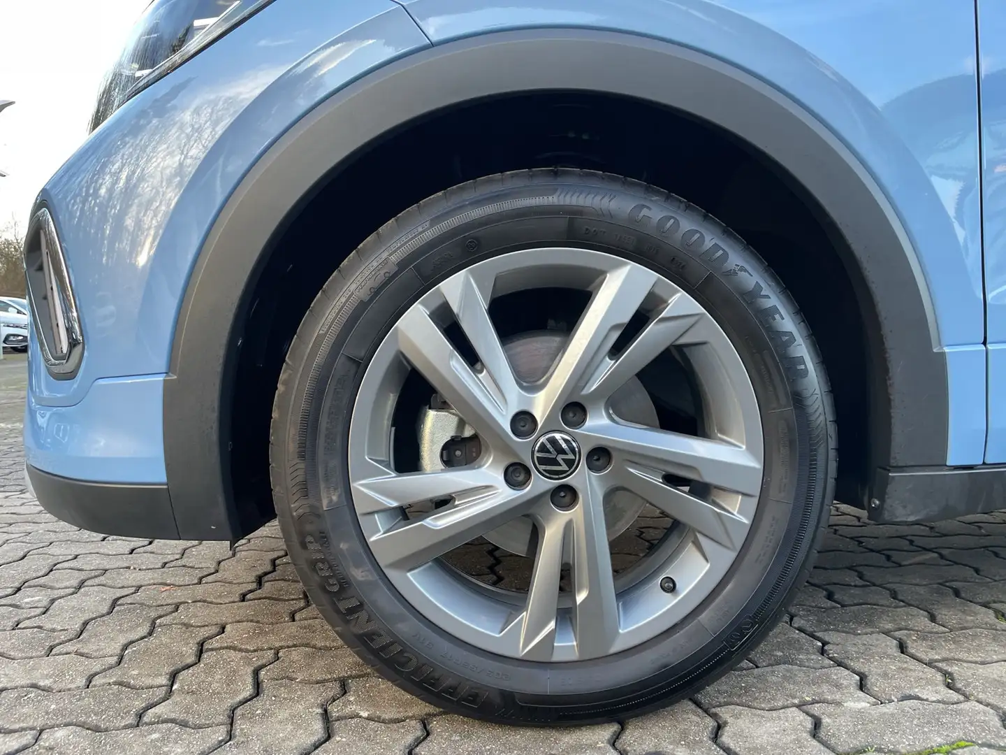 Volkswagen T-Cross R-line TSi DSG Navi AZV Matrix Vert - 2