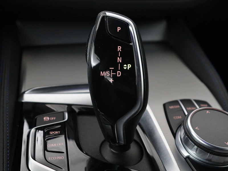 BMW 530 5-serie Touring 530i xDrive M-sport High Executive — photo 33