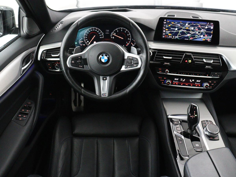 BMW 530 5-serie Touring 530i xDrive M-sport High Executive — photo 3