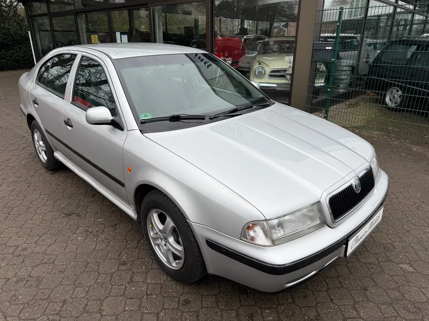 Skoda Octavia 2.0 SLX *nur 119 TKM*1.Hand*Scheckheft*HU 5/2027* Silber - 1