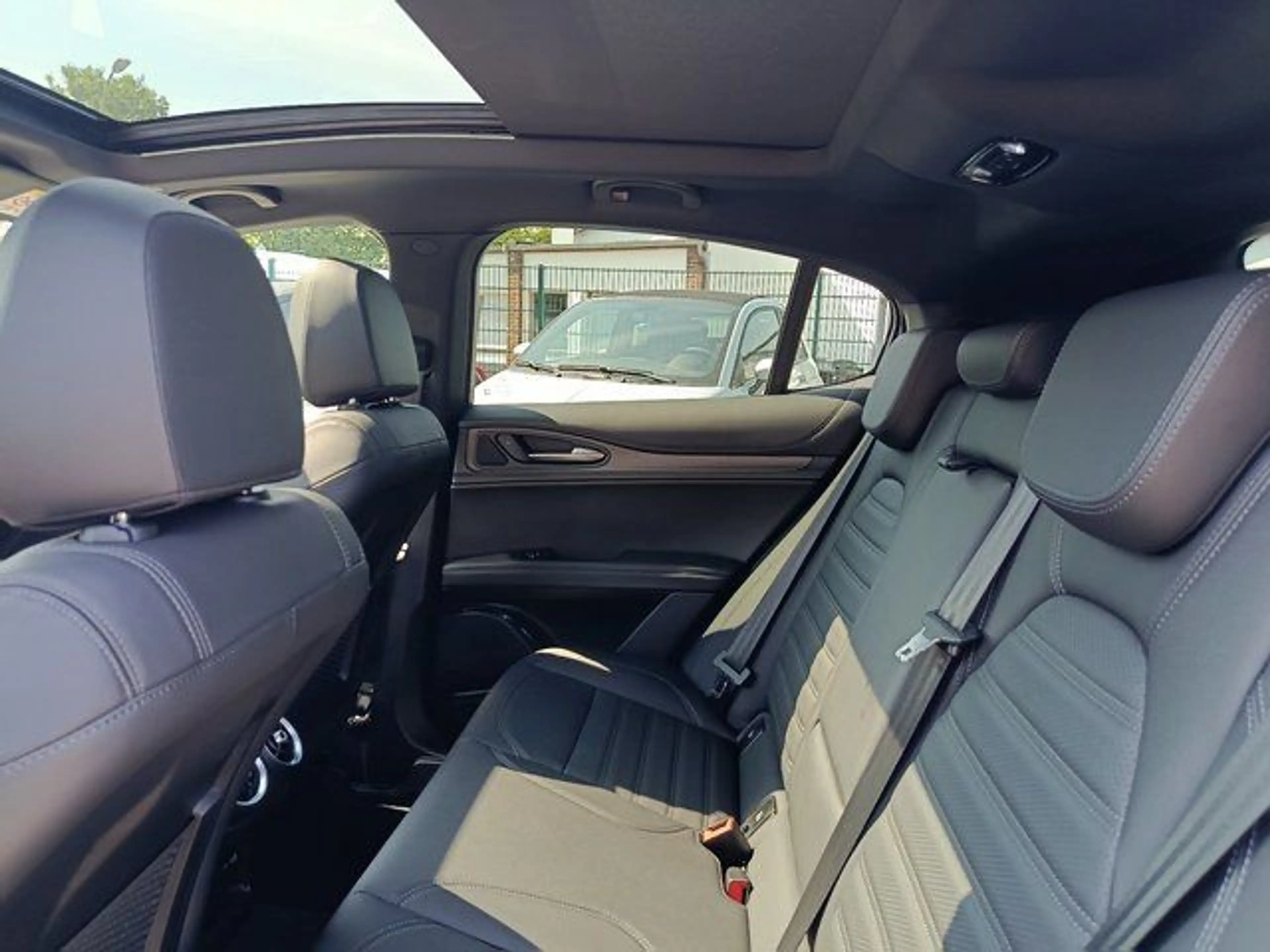 Alfa Romeo Stelvio Quadrifoglio Q4 #Akrapovic #Panorama — photo 13