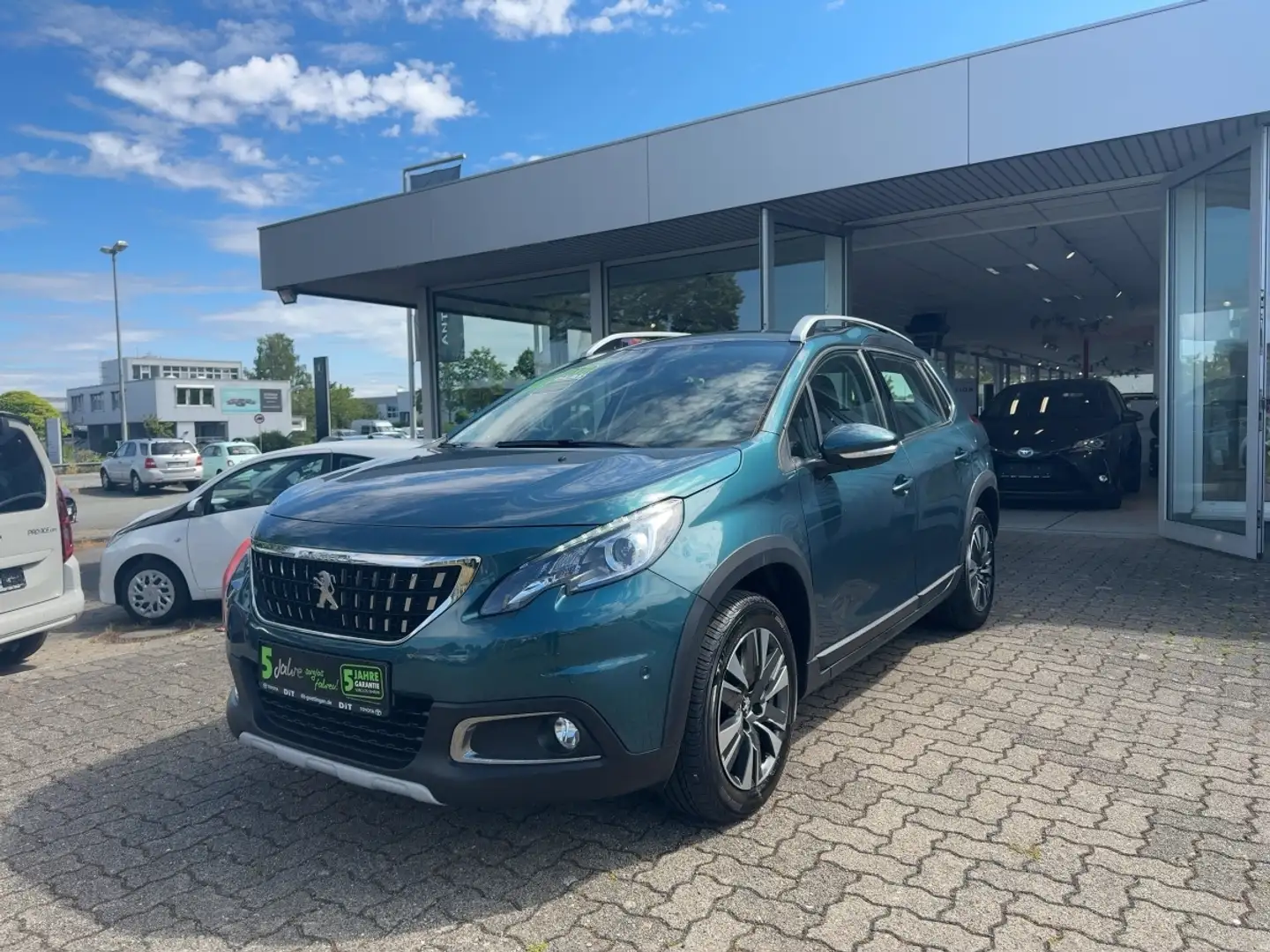 Peugeot 2008 1.5 BlueHDi 120 Allure KAM KlimaA Leder AHK - 1