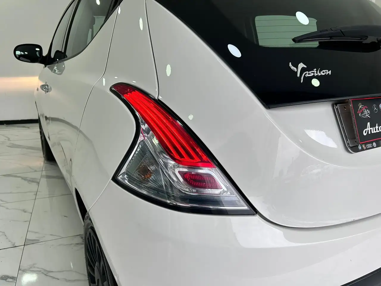 Lancia Ypsilon 2022 — фото 11