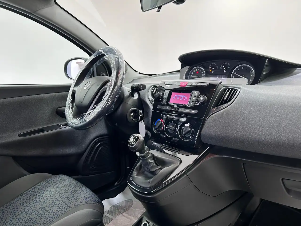 Lancia Ypsilon 2022 — фото 10