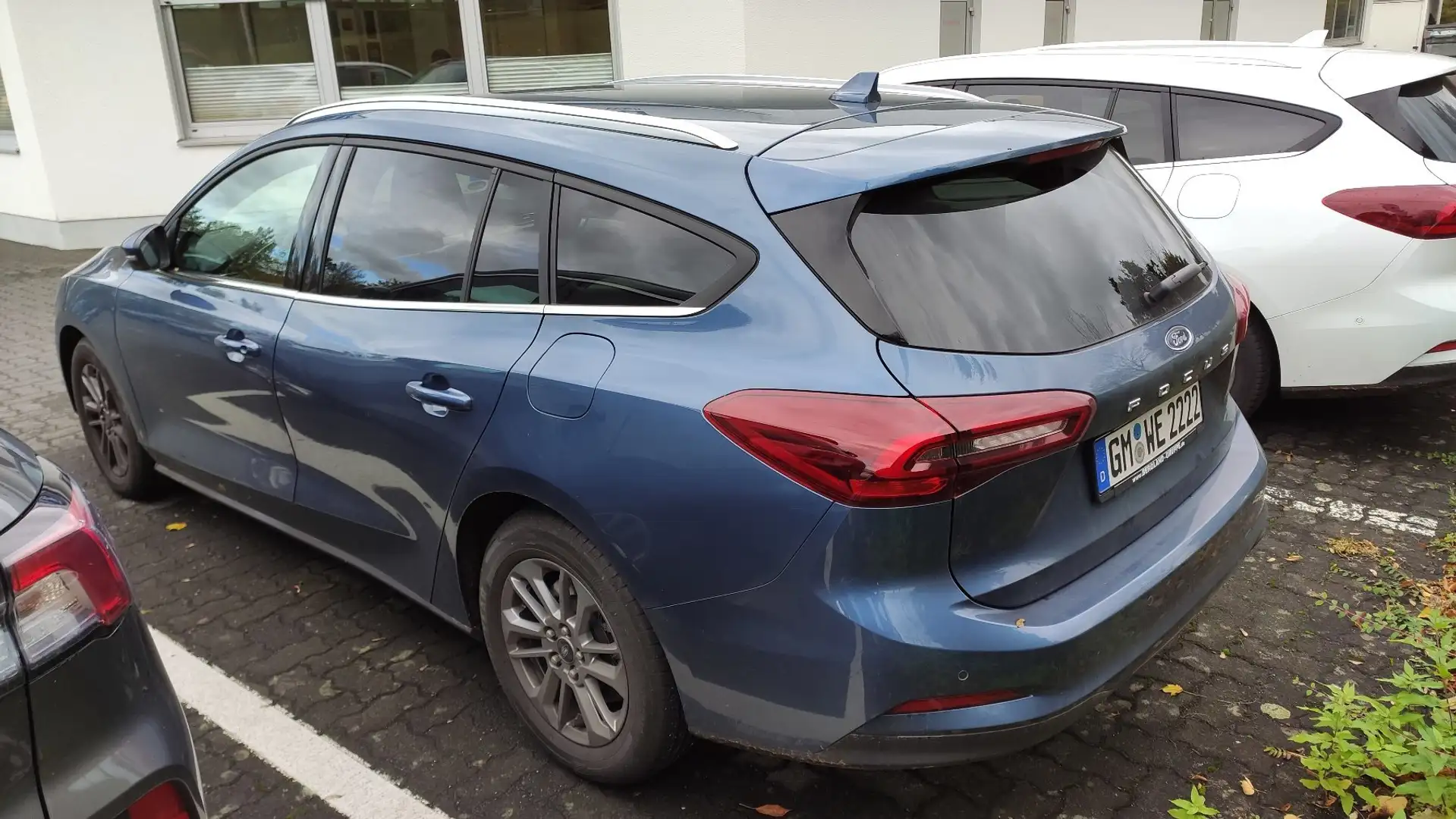 Ford Focus TITANIUM 1.0L EB 125PS M6 Bleu - 2