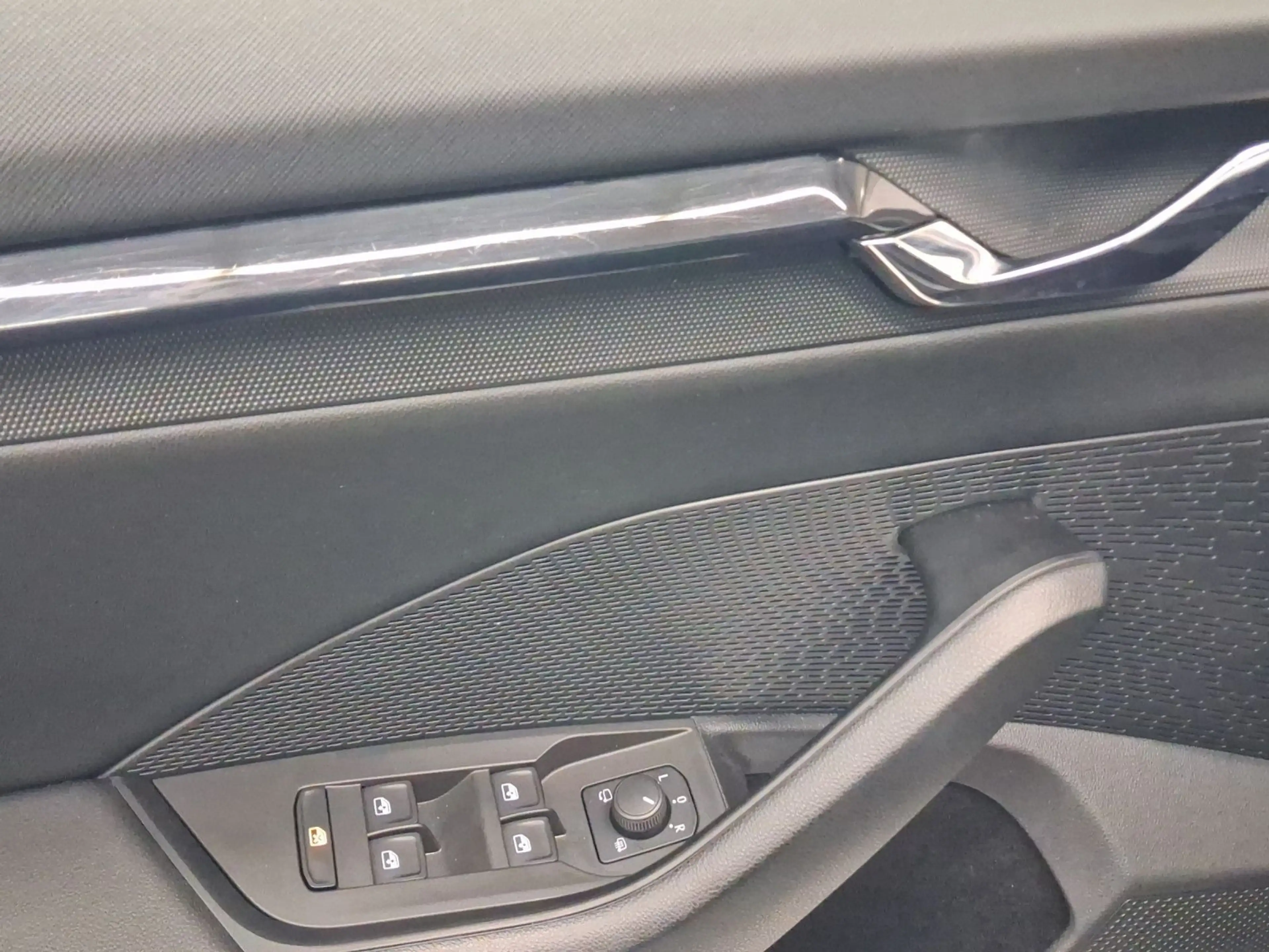 Skoda Octavia Combi 2.0 TDI DSG TOUR LED NAVI AHK — photo 8