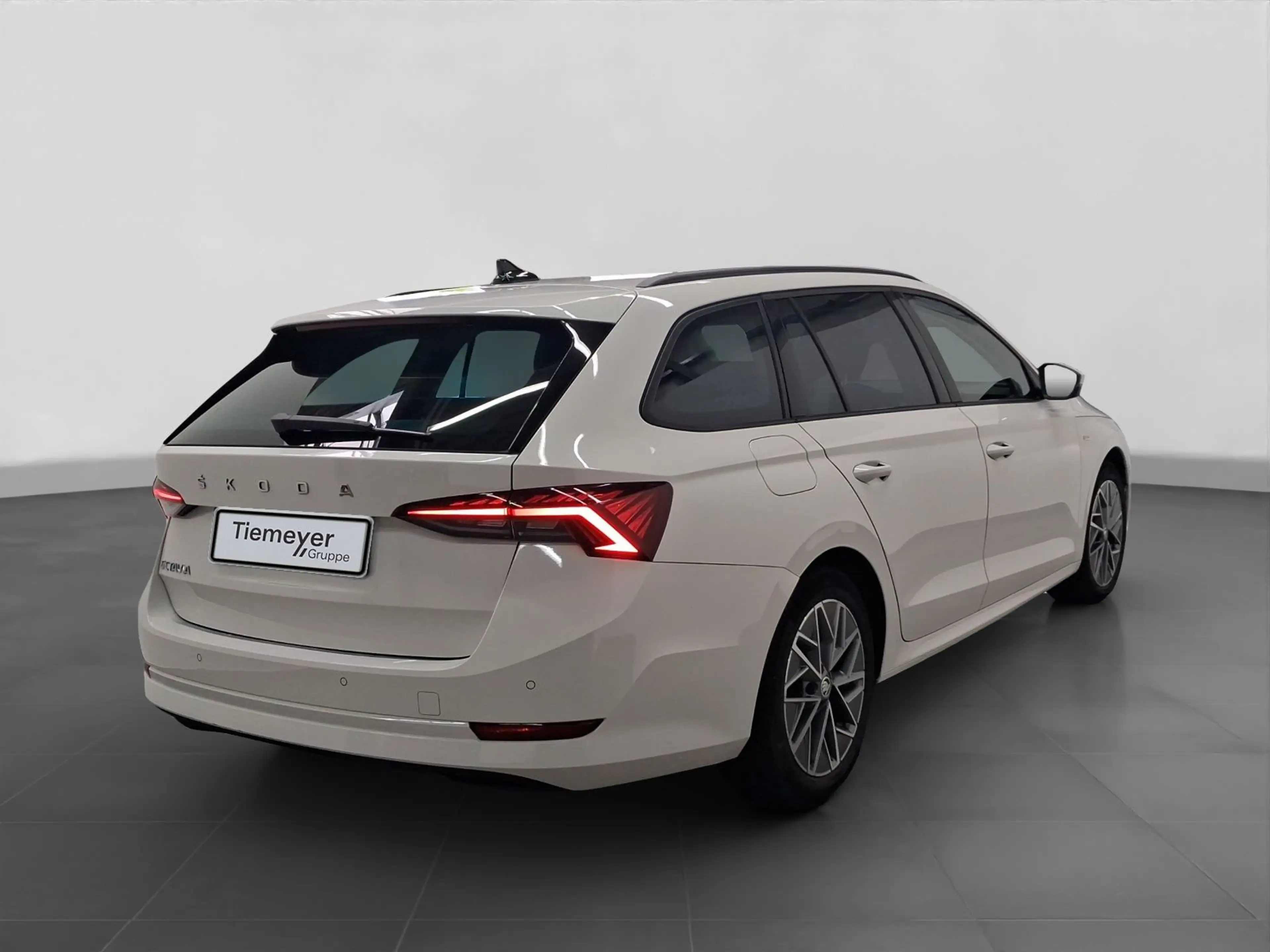 Skoda Octavia Combi 2.0 TDI DSG TOUR LED NAVI AHK — photo 3