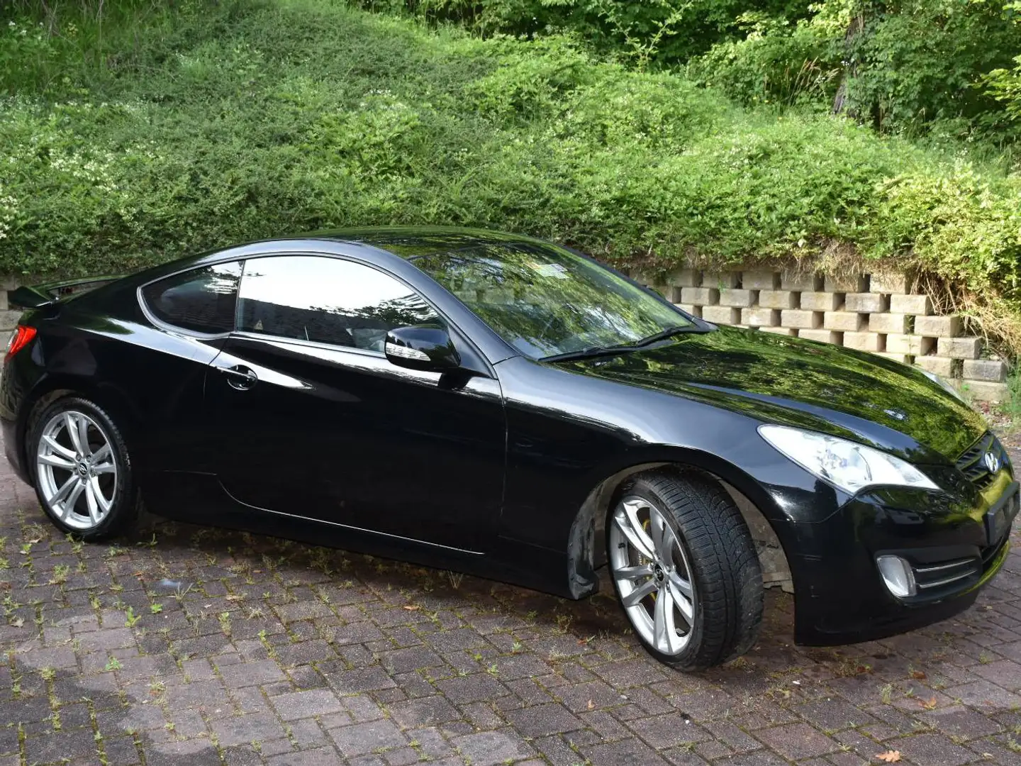 Hyundai Genesis Coupe Genesis Coupe 3.8 V6 Automatik Schwarz - 1