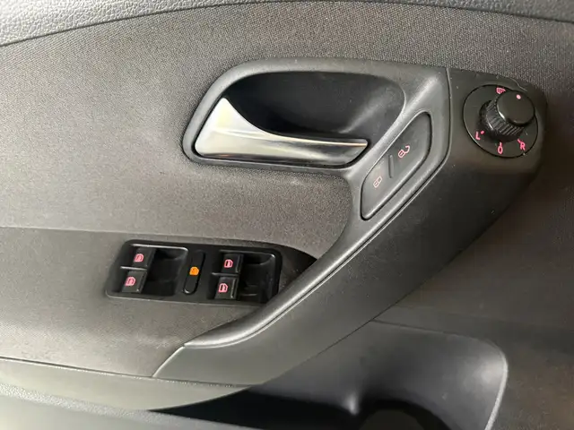 Volkswagen Polo view 17