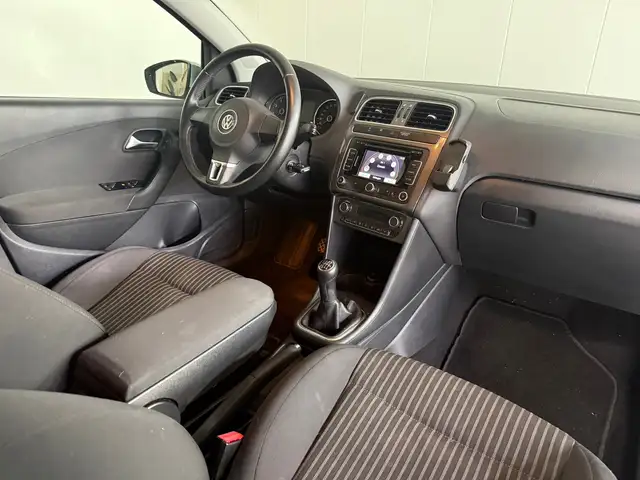 Volkswagen Polo view 3