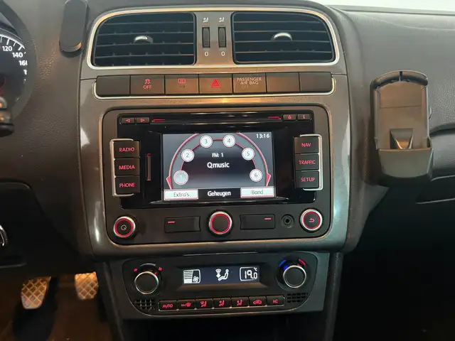 Volkswagen Polo view 16