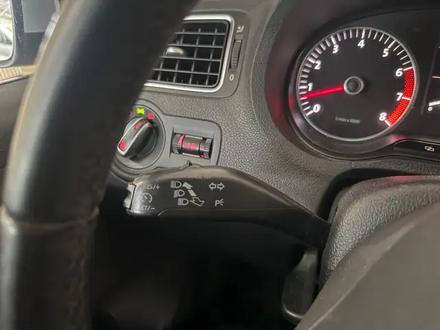 Volkswagen Polo view 18