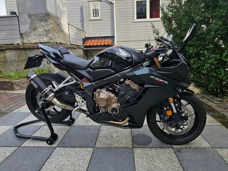 Honda CBR 650 - foto 2