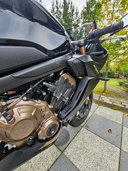 Honda CBR 650 - foto 3