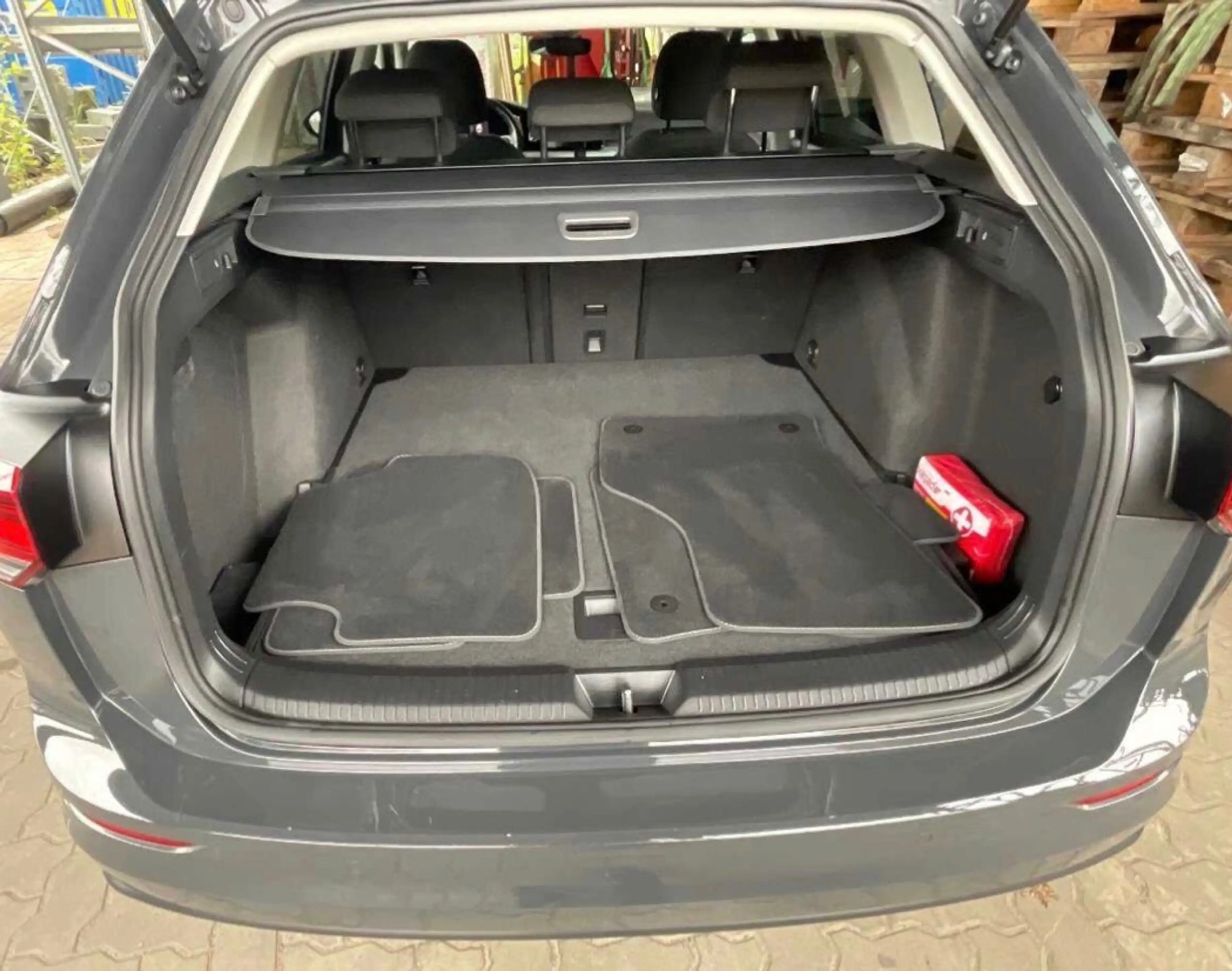 Volkswagen Golf Variant 2.0 TDI Life+1.HAND+ACC+KLIMATRONIK+LED+6 GANG+PDC+KAMERA+SHZ+TEMPOMAT — photo 11