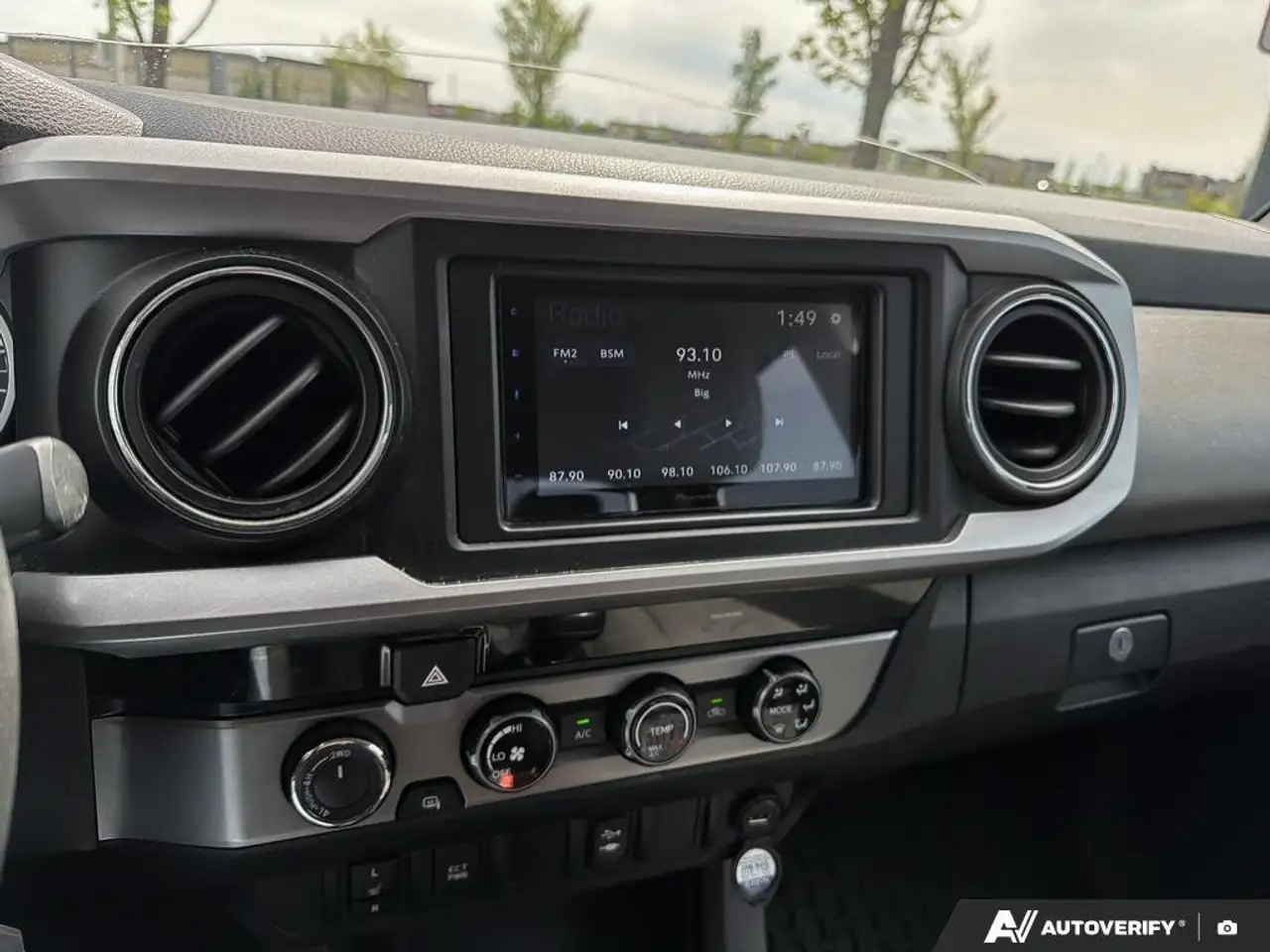 Toyota Tacoma снимка Toyota Tacoma