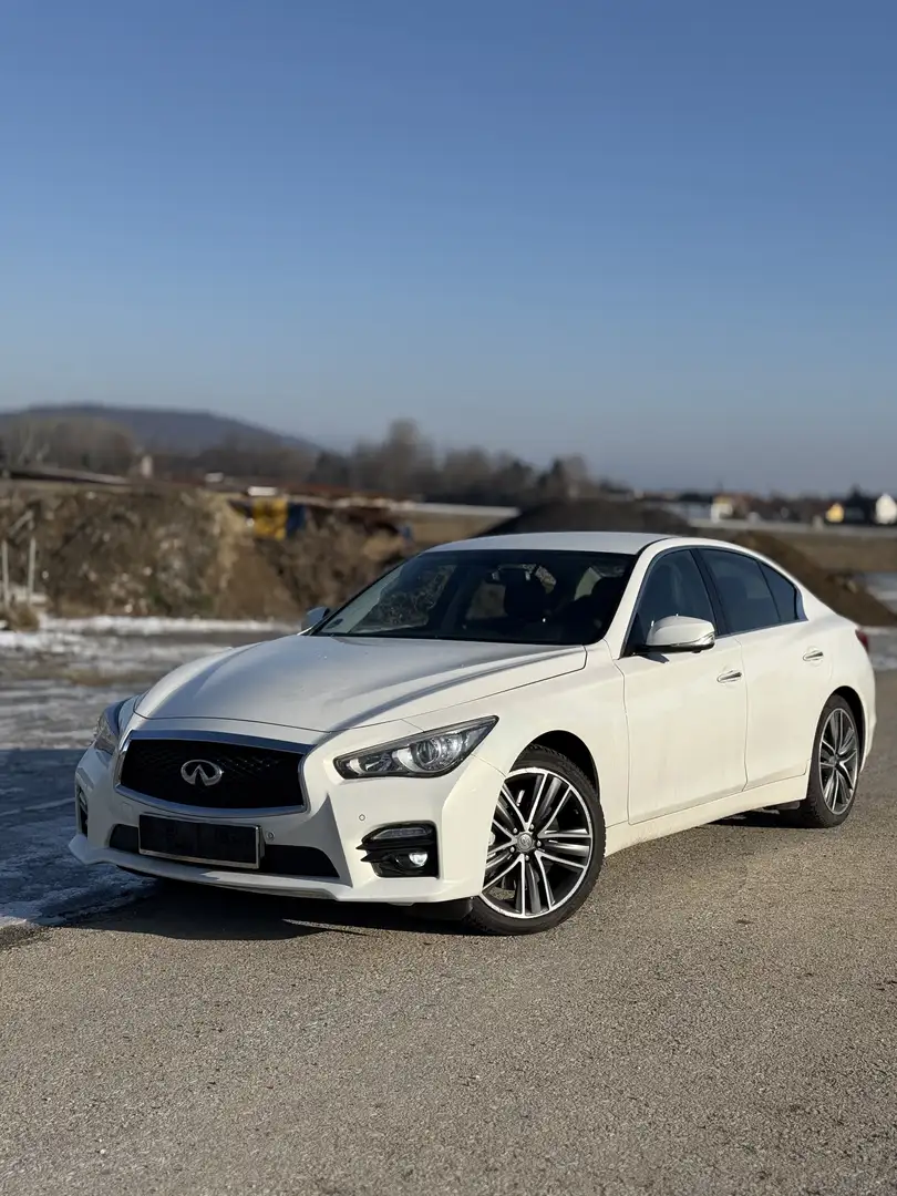 Infiniti Q50 Hybrid Sport AWD - 1