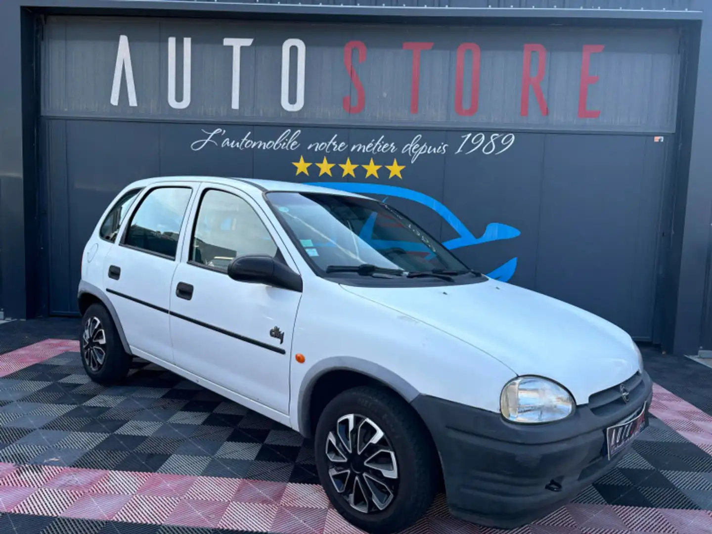 Opel Corsa 1.4 CITY 5P - 2